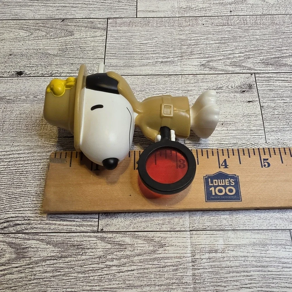 2018 SNOOPY Peanuts DETECTIVE SECRET AGENT FIGURE Happy Meal McDonald's Toy